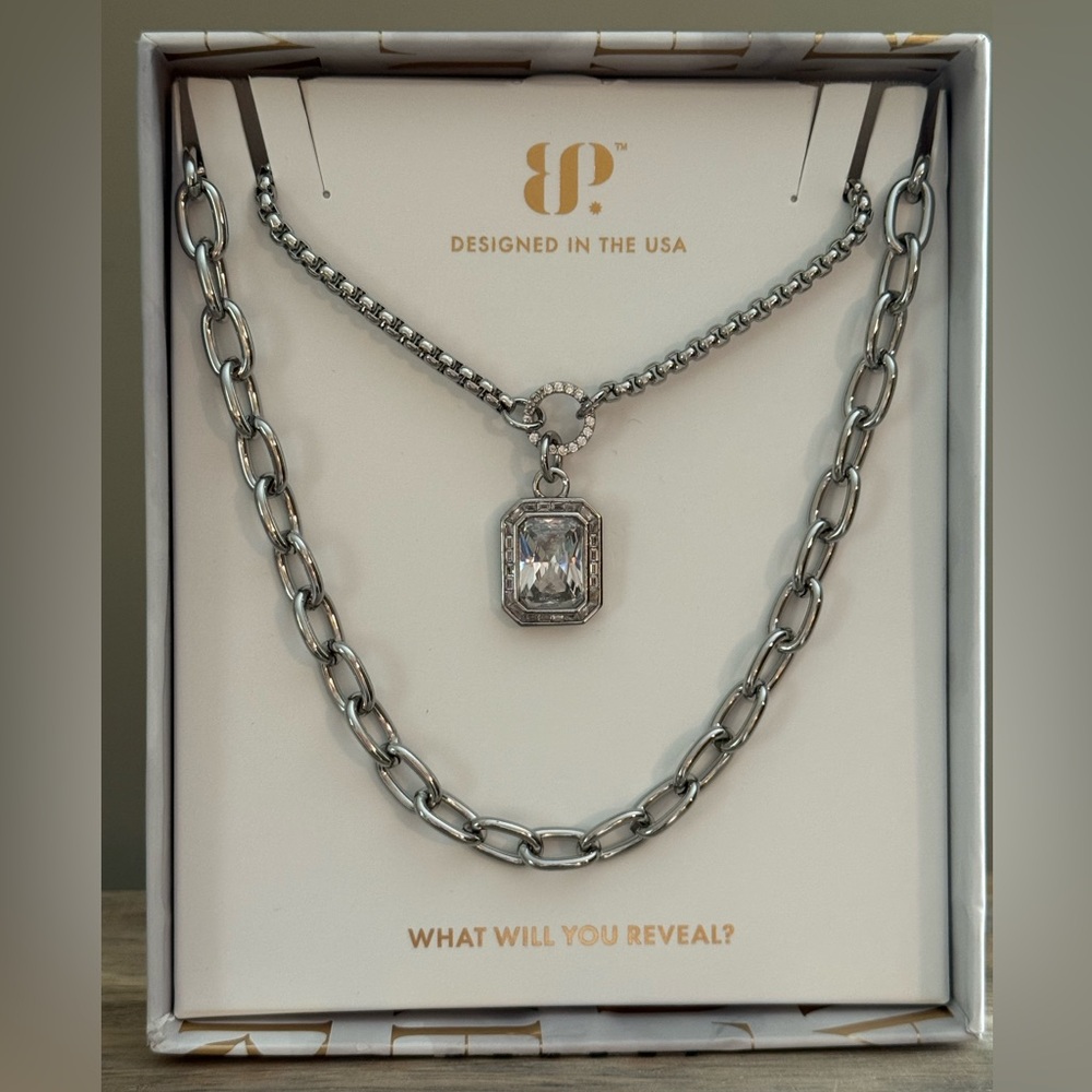 Elegant Silver Layered Necklace with Crystal Pendant